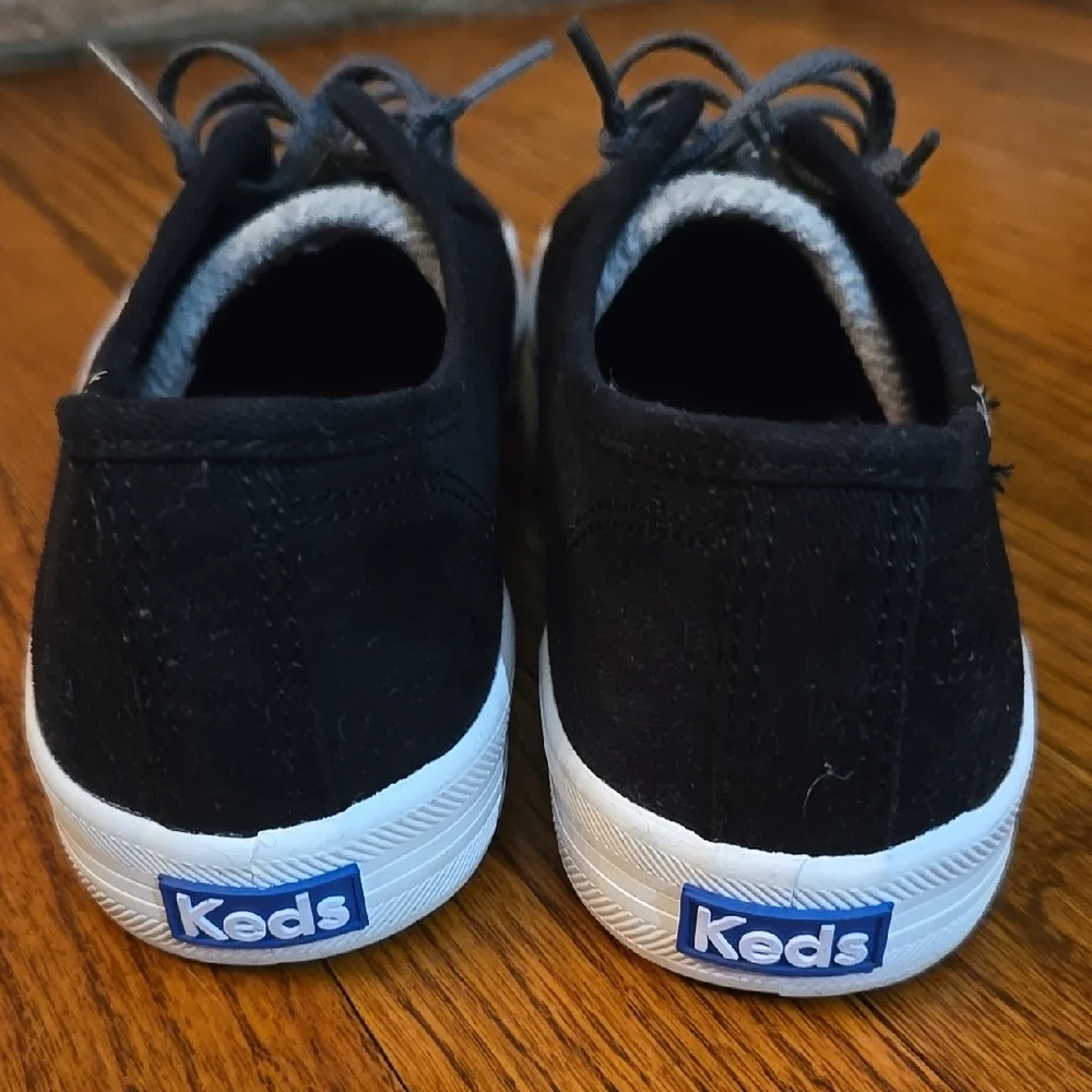 Keds Women's Size 8  Black Suede Style Dark Gray Laces Sneakers